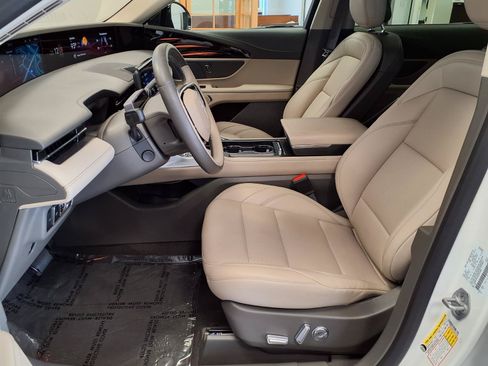 Used 2025 Lincoln Nautilus Premier AWD/4WD image 20