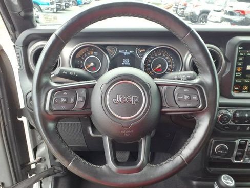 Used 2023 Jeep Gladiator Sport AWD/4WD image 19