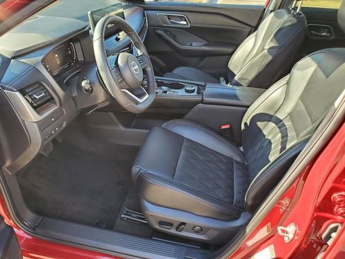 Certified 2024 Nissan Rogue Platinum image 13