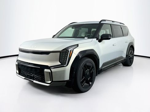 Used 2024 Kia EV9 GT-Line AWD/4WD image 3