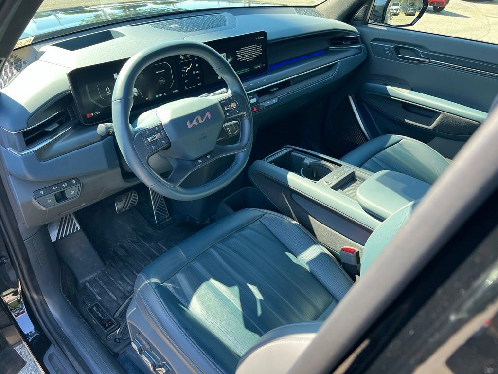Certified 2024 Kia EV9 GT-Line AWD/4WD image 13