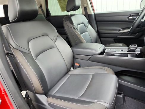 Used 2024 Nissan Pathfinder SL w/ SL Premium Package image 47