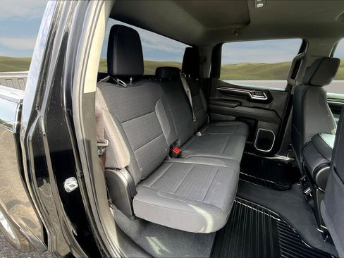 Used 2025 Chevrolet Silverado 1500 LT AWD/4WD image 17