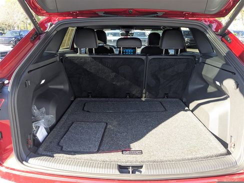 Used 2025 Volkswagen Atlas Cross Sport SE image 13