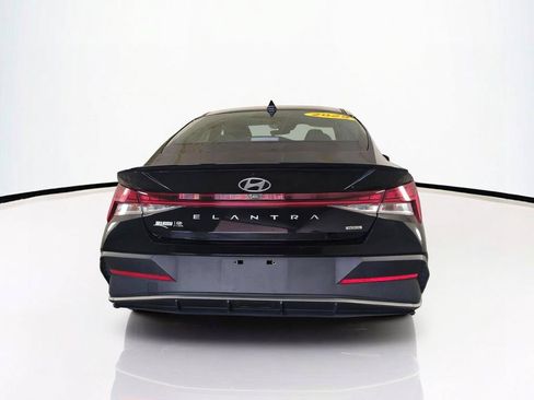 Used 2025 Hyundai Elantra SEL FWD image 6
