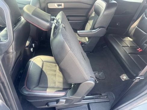 Used 2023 Ford Explorer ST-Line AWD/4WD image 39