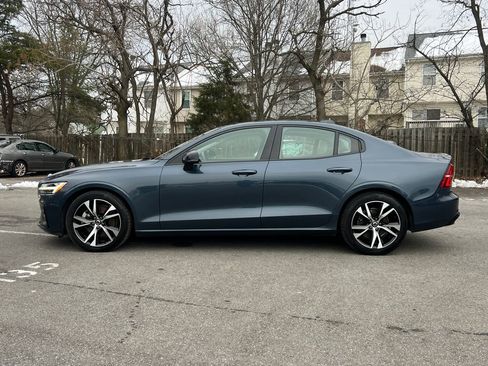 Used 2024 Volvo S60 B5 Core image 3