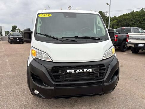 Used 2025 RAM ProMaster 2500 w/ Convenience Group FWD image 7