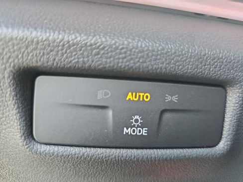 New 2026 Volkswagen Tiguan SE FWD image 25