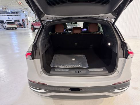 New 2026 Lincoln Nautilus Reserve AWD/4WD image 28
