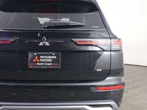 New 2026 Mitsubishi Outlander SE image 18