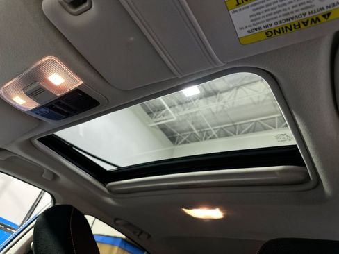 Used 2017 Subaru Crosstrek 2.0i Premium w/ Moonroof Package image 34