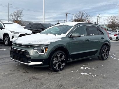 Used 2024 Kia Niro EX Touring