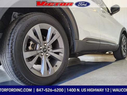 Used 2024 Ford Explorer XLT w/ Equipment Group 202A AWD/4WD image 19