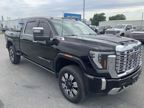 Used 2024 GMC Sierra 3500 Denali w/ Denali Reserve Package AWD/4WD image 2