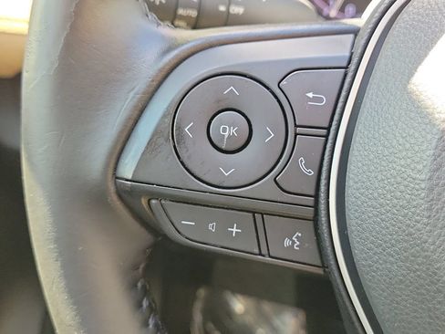 Used 2019 Toyota RAV4 Limited w/ Advanced Technology Package FWD image 9