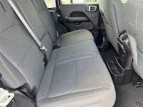 Used 2024 Jeep Wrangler Unlimited Sahara image 14