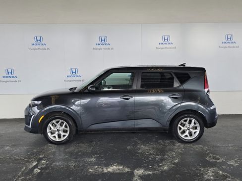 Used 2024 Kia Soul LX image 3