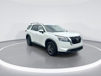 Used 2024 Nissan Pathfinder SV FWD video 2
