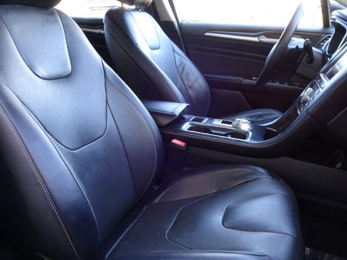 Used 2020 Ford Fusion Titanium image 14