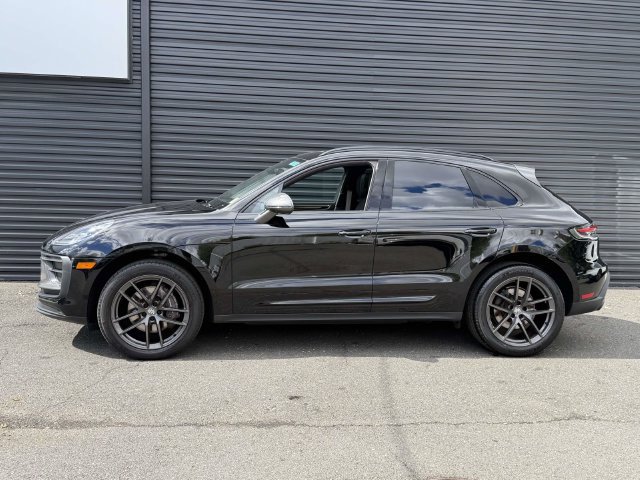 Used 2023 Porsche Macan Turbo AWD/4WD image 3
