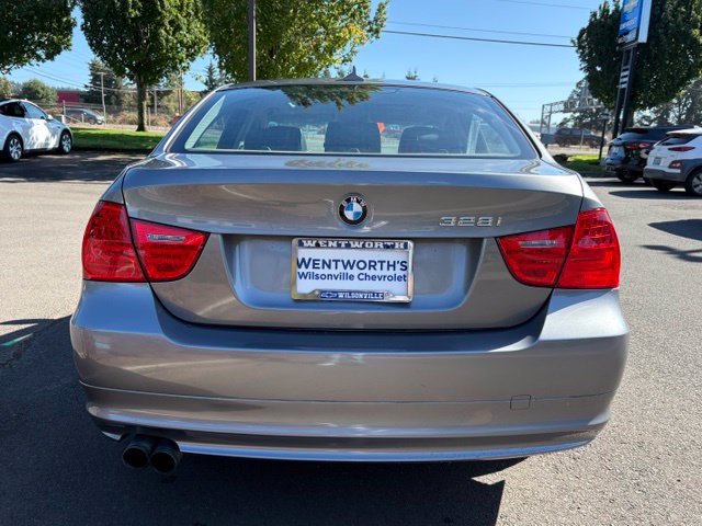 Used 2011 BMW 328i xDrive Sedan AWD/4WD image 6