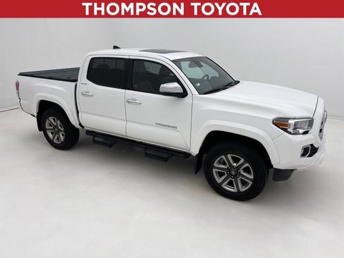 Used 2019 Toyota Tacoma Limited AWD/4WD image 1