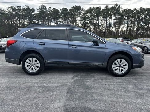 Used 2017 Subaru Outback 2.5i Premium image 8