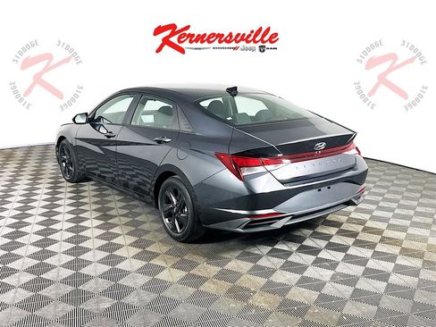 Used 2021 Hyundai Elantra SEL image 5