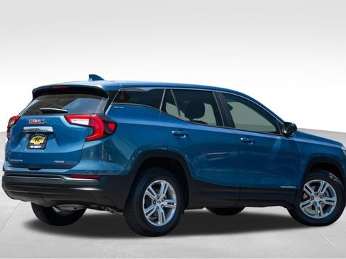 Used 2024 GMC Terrain SLE AWD/4WD image 8