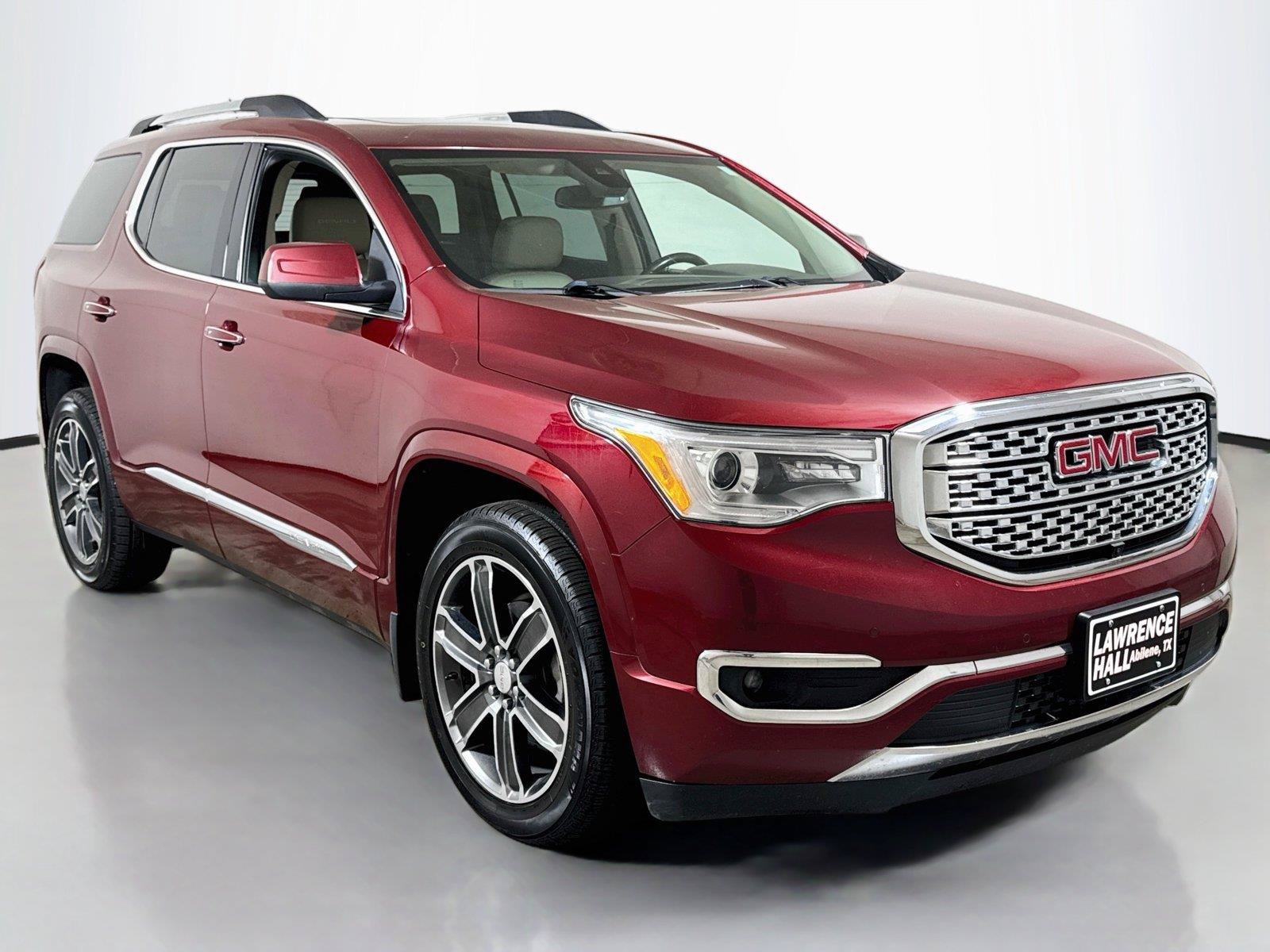 Used 2018 GMC Acadia Denali w/ Technology Package AWD/4WD image 3