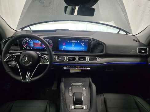 New 2026 Mercedes-Benz GLS 450 4MATIC image 17