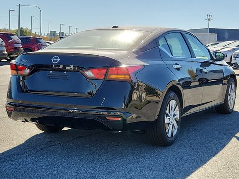 Used 2025 Nissan Altima 2.5 S FWD image 3