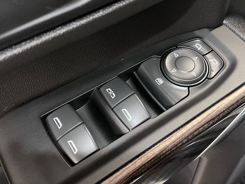 Used 2022 Chevrolet Silverado 2500 LT w/ Z71 Off-Road Package image 32