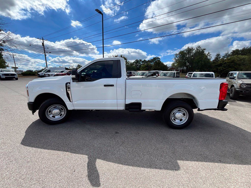 Used 2025 Ford F350 XL RWD image 3