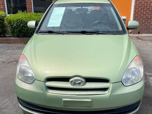 Used 2011 Hyundai Accent GS image 2