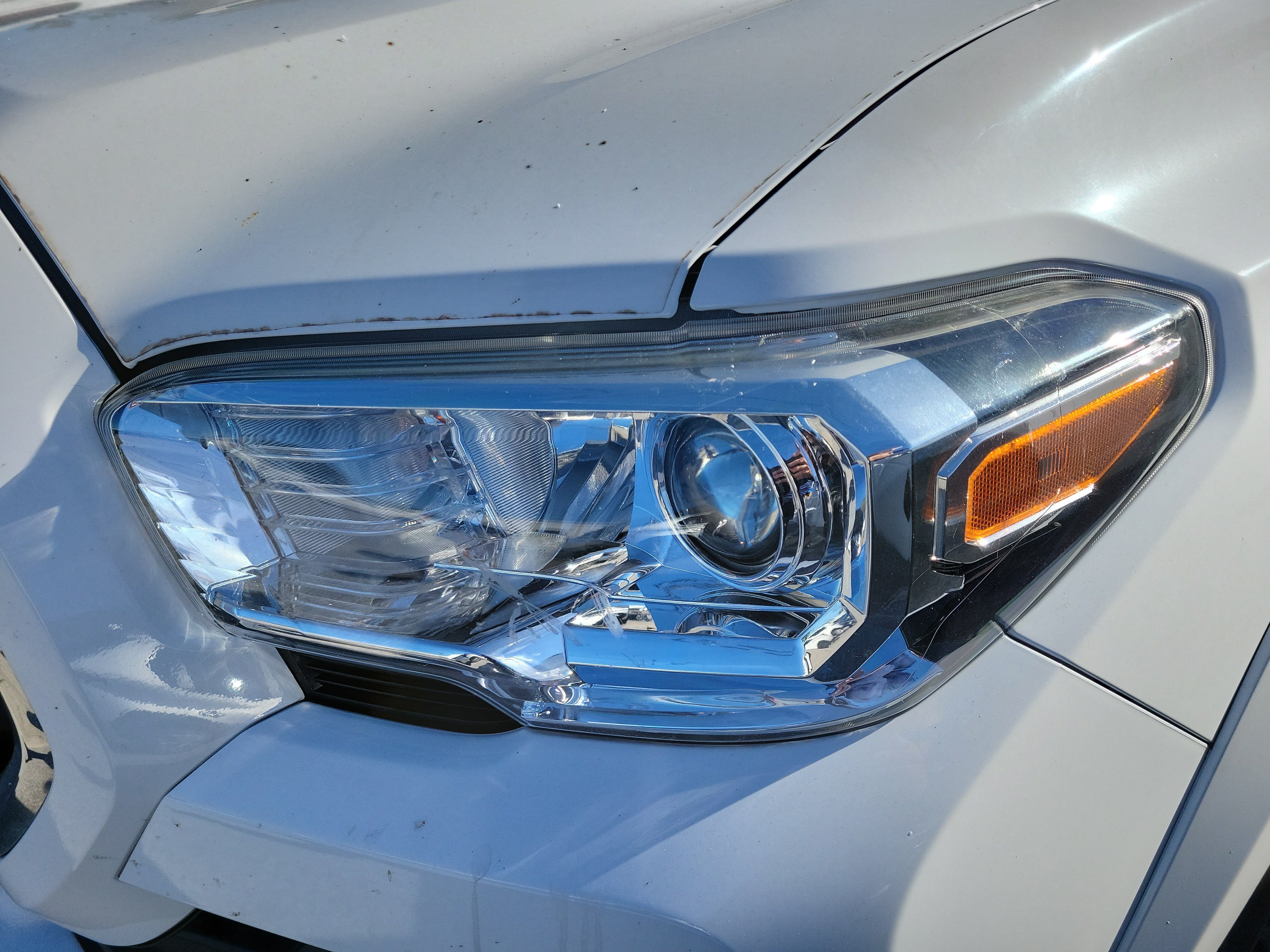 Used 2022 Toyota Tacoma SR5 w/ Technology Package RWD image 4