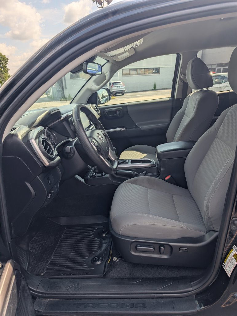 Certified 2023 Toyota Tacoma SR5 AWD/4WD image 13