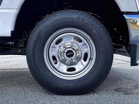 New 2026 Ford F250 XL w/ XL Chrome Package image 12