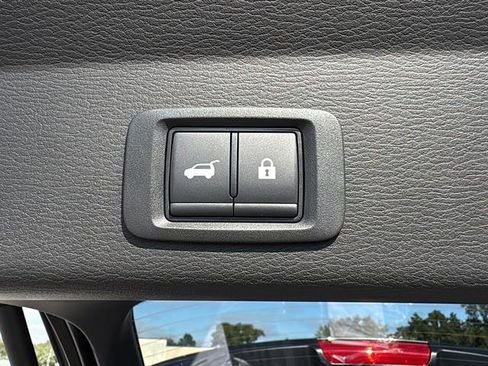 New 2025 Mitsubishi Outlander SE image 13