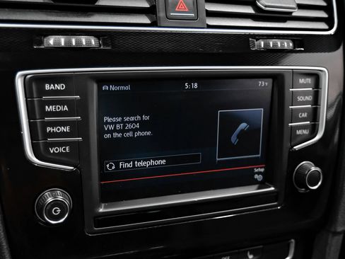 Used 2017 Volkswagen GTI SE FWD image 37