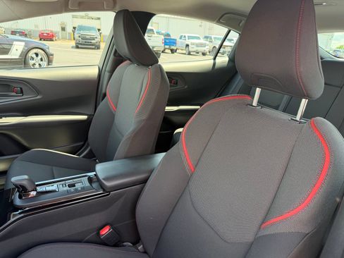 Used 2024 Toyota Prius Prime FWD image 12