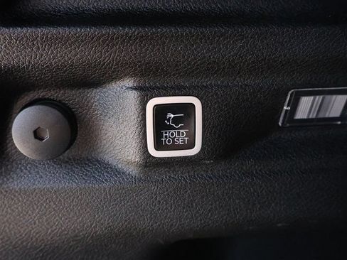 Used 2025 Jeep Grand Cherokee L Altitude AWD/4WD image 18