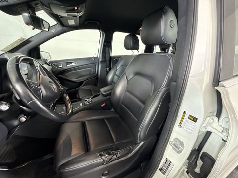 Used 2017 Mercedes-Benz B 250e image 15