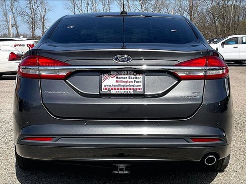 Used 2018 Ford Fusion SE image 5