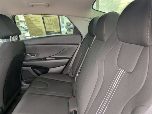 Used 2024 Hyundai Elantra SEL FWD image 15