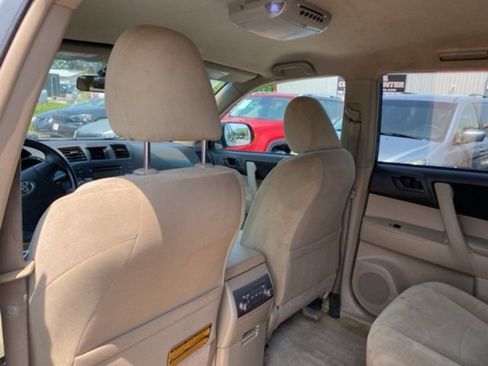 Used 2010 Toyota Highlander 4WD image 13