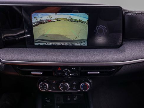 Used 2025 Nissan Kicks SV FWD image 30