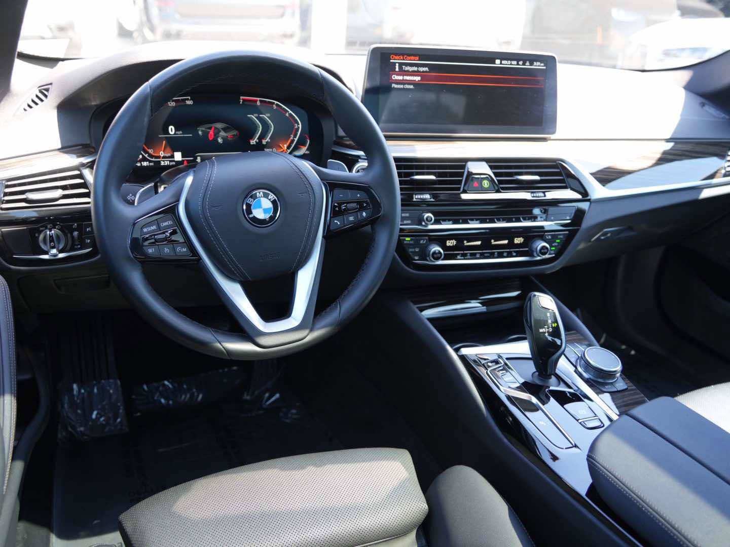 Used 2023 BMW 530i w/ Convenience Package RWD image 7