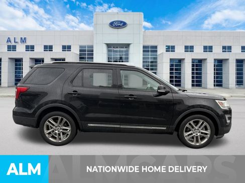 Used 2017 Ford Explorer XLT w/ Equipment Group 201A FWD image 4